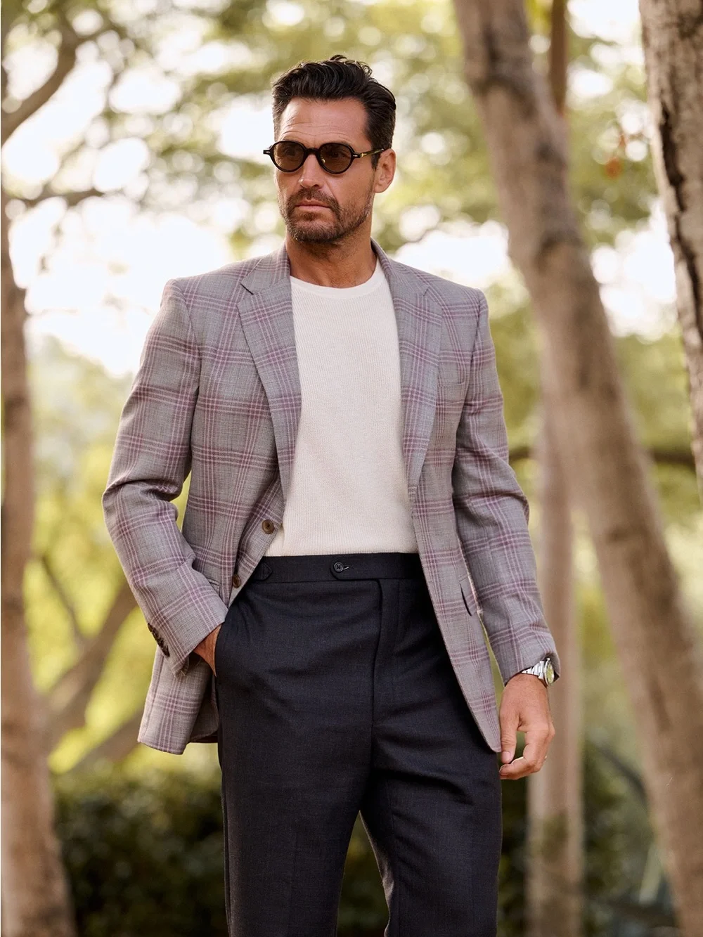 Tom James, Men’s Custom made Wool sport coat in gray/purple plaid, size 48R